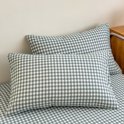 91家纺网 家纺一手货源 找家纺 芃成家纺 2024新款原棉加厚生态磨毛单枕套 幸运小格-蓝