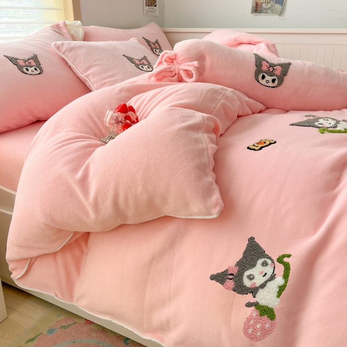 91家纺网 家纺一手货源 找家纺 丝印良品 2024秋冬卡通毛巾绣牛奶绒四件套 甜心-粉