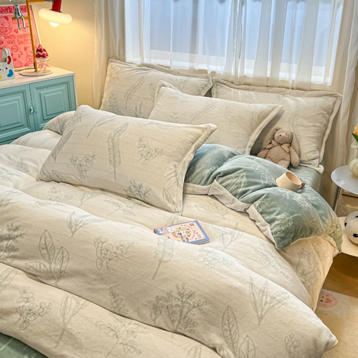 91家纺网 家纺一手货源 找家纺 2025新款田园花卉类印花牛奶绒被套单件 生态叶