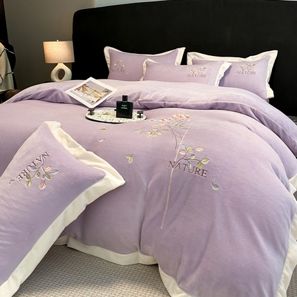 91家纺网 家纺一手货源 找家纺 （总）七七家纺 2025新款刺绣宽边牛奶绒四件套-花束