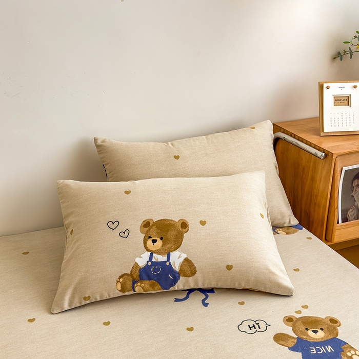 91家纺网 家纺一手货源 找家纺 芃成家纺 2024新款原棉加厚生态磨毛单枕套 绅士熊