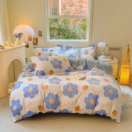 91家纺网 家纺一手货源 找家纺 （总）2025新款田园花卉类印花牛奶绒被套单件