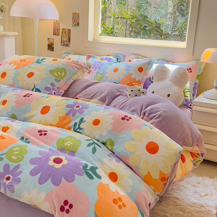 91家纺网 家纺一手货源 找家纺 2025新款田园花卉类印花牛奶绒被套单件 布兰卡