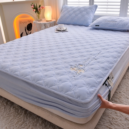 91家纺网 家纺一手货源 找家纺 好眠好梦家纺 2024新款A类宝宝绒床笠-百合花开 天空蓝