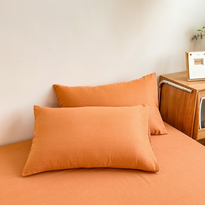 91家纺网 家纺一手货源 找家纺 芃成家纺 2024新款原棉加厚生态磨毛单枕套 南瓜色