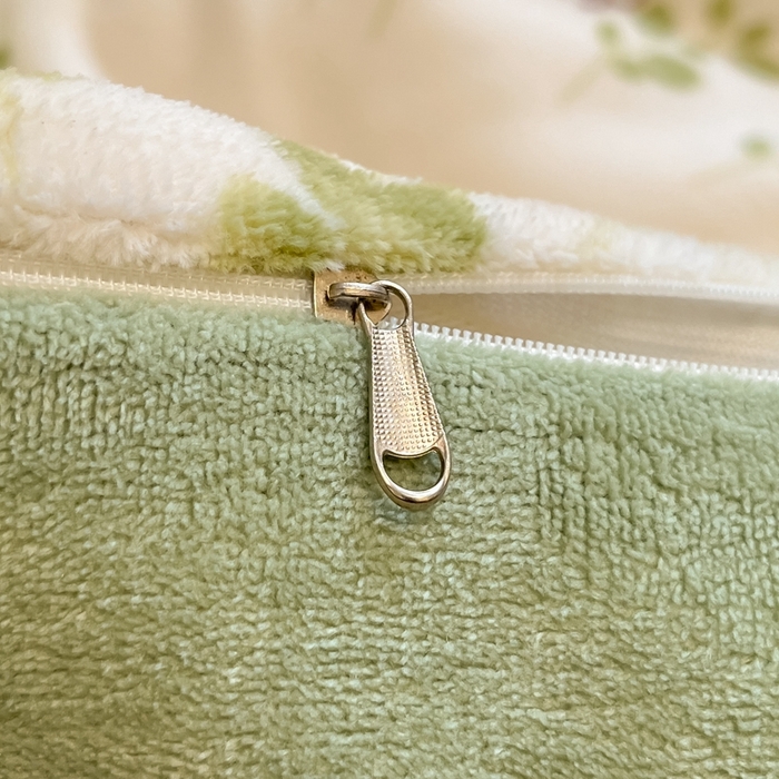 91家纺网 家纺一手货源 找家纺 2025新款田园花卉类印花牛奶绒被套单件 花园兔