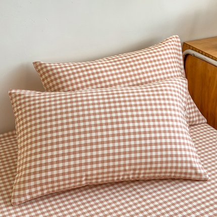 芃成家纺 2024新款原棉加厚生态磨毛单枕套 幸运小格-粉