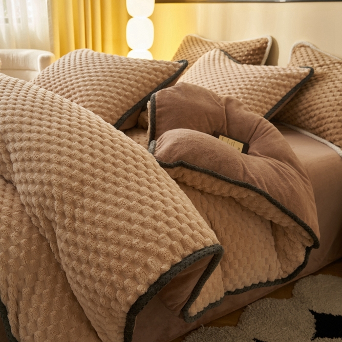 91家纺网 家纺一手货源 找家纺 吾诺家居 2024新款大豆豆绒可拆洗冬被 大豆豆-驼