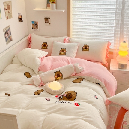 丝印良品 2024秋冬卡通毛巾绣牛奶绒四件套 恋爱熊