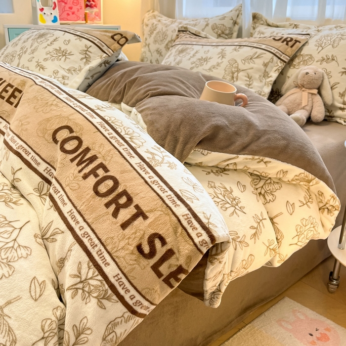 91家纺网 家纺一手货源 找家纺 2025新款田园花卉类印花牛奶绒被套单件 安逸