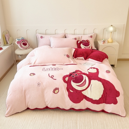 金绣美居 2025新款牛奶绒毛绒贴布绣花保暖四件套-开心熊 玛瑙红