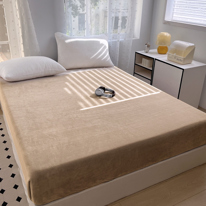 91家纺网 家纺一手货源 找家纺 晚依家纺 2024新款230g全消光牛奶绒四件套 新泽西-绿