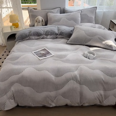 91家纺网 家纺一手货源 找家纺 晚依家纺 2024新款230g全消光牛奶绒四件套 流光-高级灰