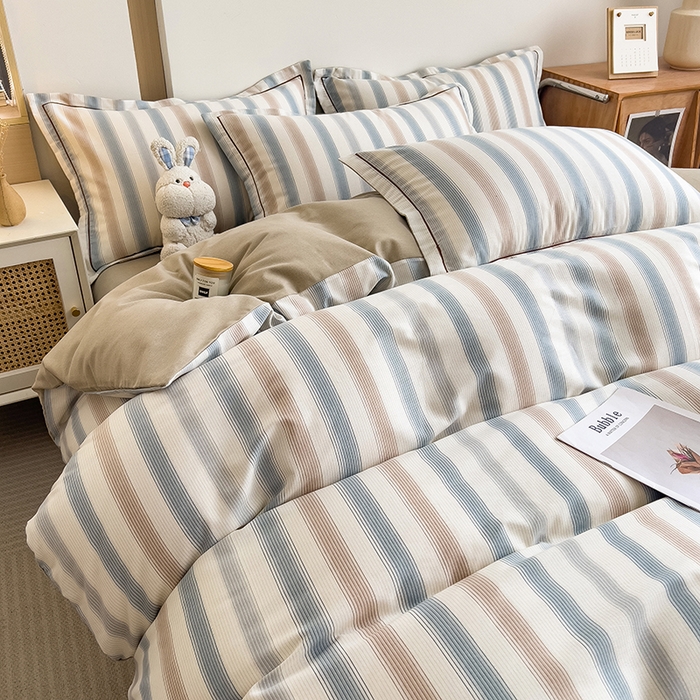 91家纺网 家纺一手货源 找家纺 芃成家纺 2024新款原棉加厚生态磨毛四件套 气质细条