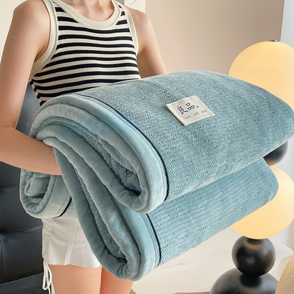 91家纺网 家纺一手货源 找家纺 （总）欧邦 新款提花针织绒拉链款毯子牛奶绒单被套毯三件套