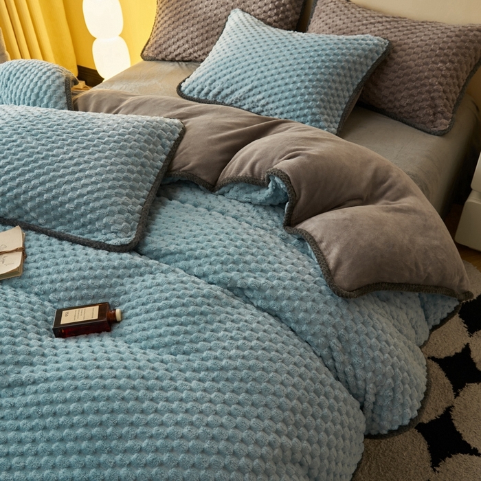 91家纺网 家纺一手货源 找家纺 吾诺家居 2024新款大豆豆绒可拆洗冬被 大豆豆-兰