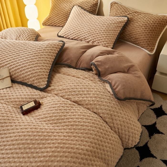 91家纺网 家纺一手货源 找家纺 吾诺家居 2024新款大豆豆绒可拆洗冬被 大豆豆-驼