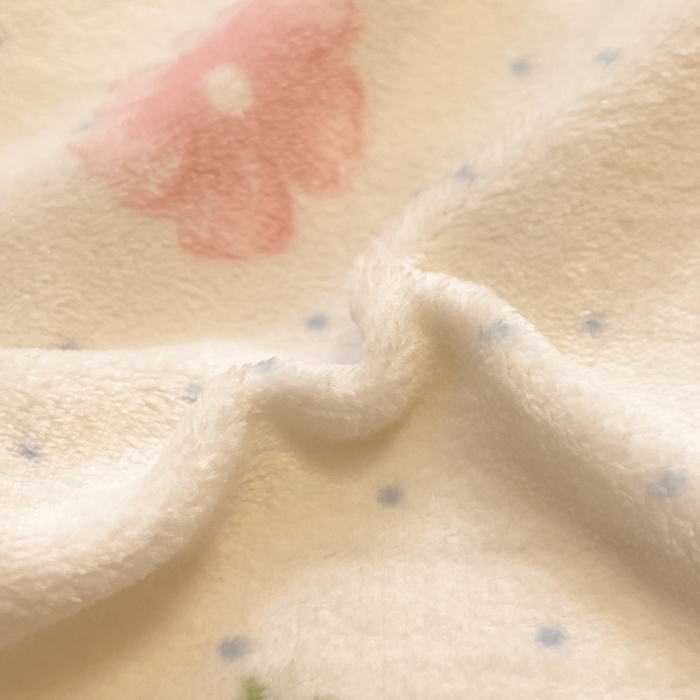 91家纺网 家纺一手货源 找家纺 2025新款田园花卉类印花牛奶绒被套单件 鲜花小兔