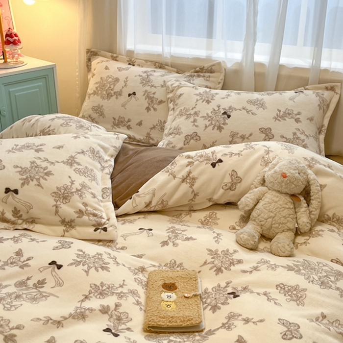 91家纺网 家纺一手货源 找家纺 2025新款田园花卉类印花牛奶绒被套单件 丽娜
