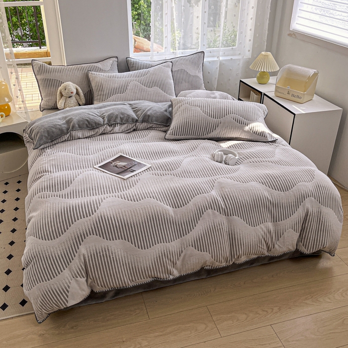 91家纺网 家纺一手货源 找家纺 晚依家纺 2024新款230g全消光牛奶绒四件套 流光-高级灰