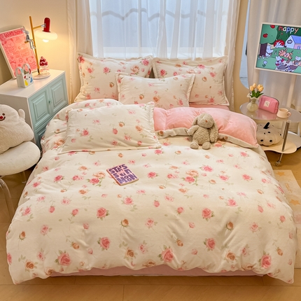 91家纺网 家纺一手货源 找家纺 （总）2025新款田园花卉类印花牛奶绒被套单件