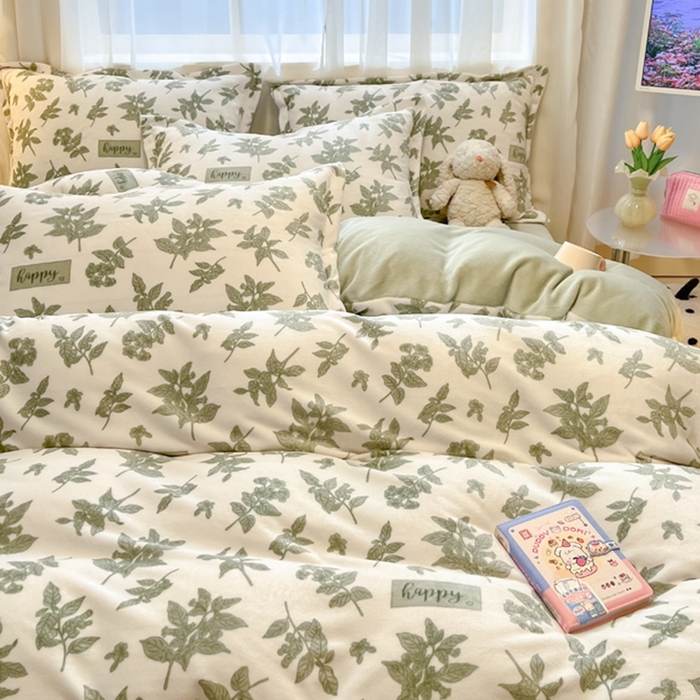 91家纺网 家纺一手货源 找家纺 2025新款田园花卉类印花牛奶绒被套单件 冬暖