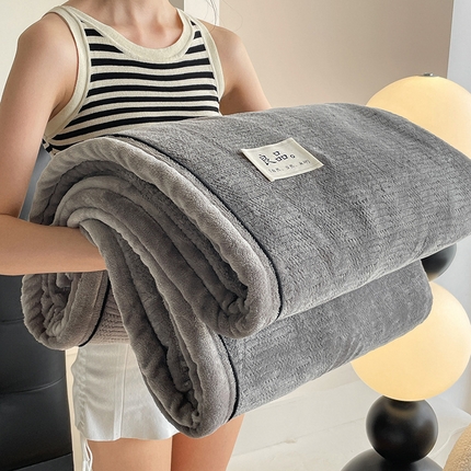 91家纺网 家纺一手货源 找家纺 （总）欧邦 新款提花针织绒拉链款毯子牛奶绒单被套毯三件套