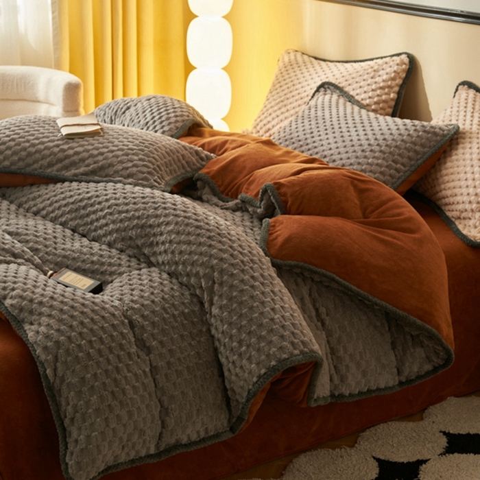 91家纺网 家纺一手货源 找家纺 吾诺家居 2024新款大豆豆绒可拆洗冬被 大豆豆-灰