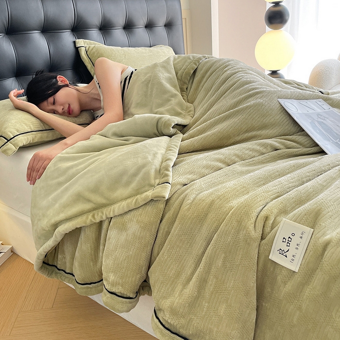 91家纺网 家纺一手货源 找家纺 欧邦 新款提花针织绒拉链款毯子牛奶绒单被套毯三件套 初见-芥黄