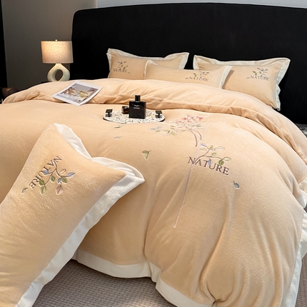 91家纺网 家纺一手货源 找家纺 （总）七七家纺 2025新款刺绣宽边牛奶绒四件套-花束