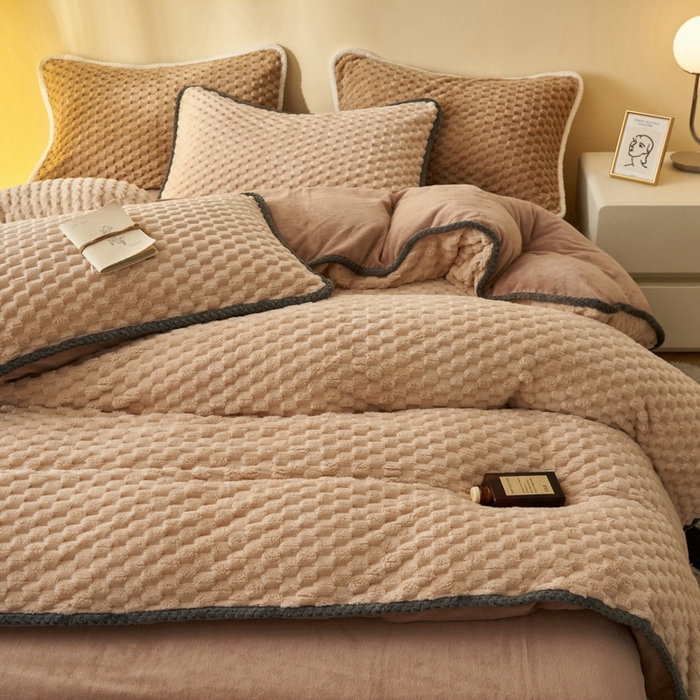 91家纺网 家纺一手货源 找家纺 吾诺家居 2024新款大豆豆绒可拆洗冬被 大豆豆-驼