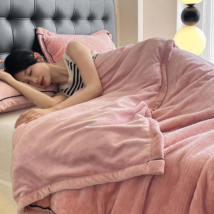 91家纺网 家纺一手货源 找家纺 欧邦 新款提花针织绒拉链款毯子牛奶绒单被套毯三件套 初见-莱茵粉