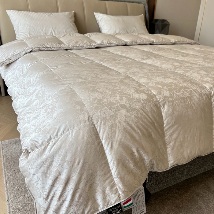 91家纺网 家纺一手货源 找家纺 （总）静若居 2024新款高精密真丝提花羽绒被壳婚庆款羽绒被壳厂家