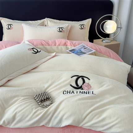 91家纺网 家纺一手货源 找家纺 （总）灰鲸 2025新款A类牛奶绒轻奢刺绣四件套