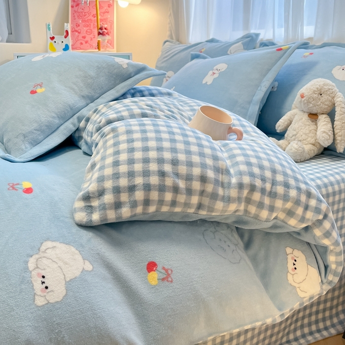 91家纺网 家纺一手货源 找家纺 2025新款田园花卉类印花牛奶绒被套单件 宝贝熊仔