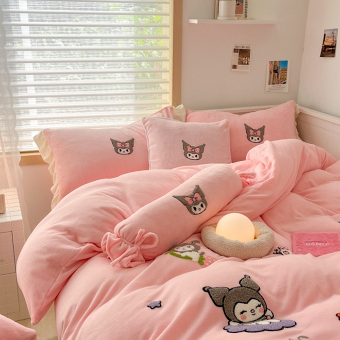 91家纺网 家纺一手货源 找家纺 丝印良品 2024秋冬卡通毛巾绣牛奶绒四件套 甜心-粉