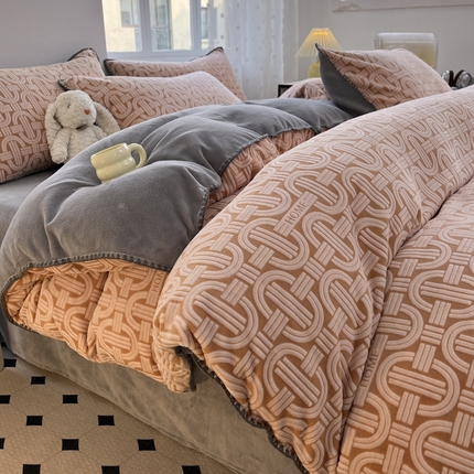 晚依家纺 2024新款230g全消光牛奶绒四件套 巴克曼-桔灰