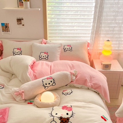 丝印良品 2024秋冬卡通毛巾绣牛奶绒四件套 KT猫粉白