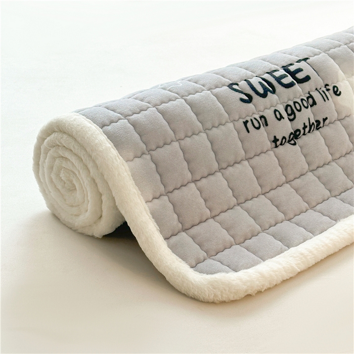 91家纺网 家纺一手货源 找家纺 喜居 2024新款印花牛奶绒床褥垫加厚宝宝绒床褥子床垫薄床垫 星之物语