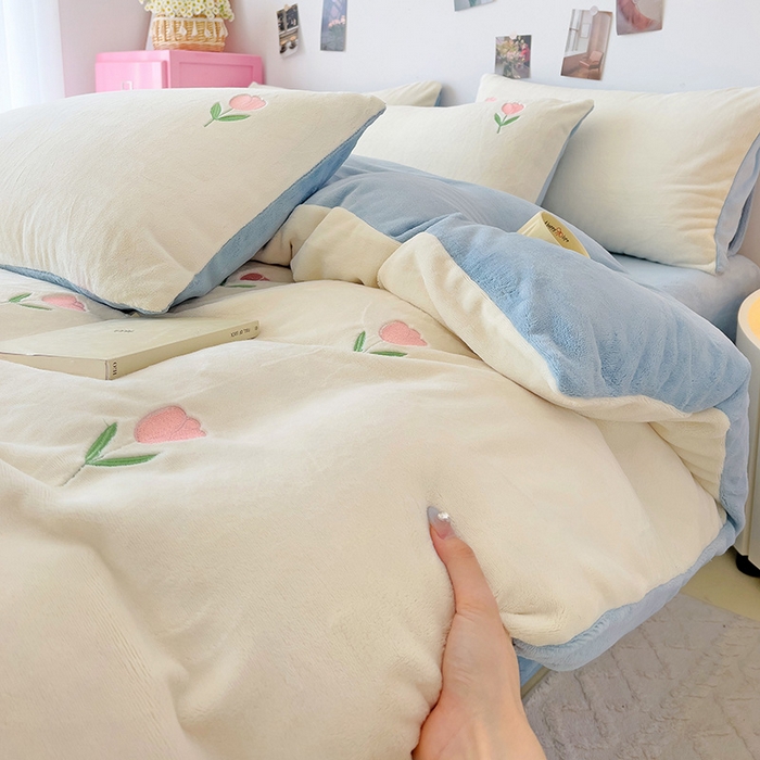 91家纺网 家纺一手货源 找家纺 海岛哥哥 2024新款小清新刺绣牛奶绒四件套 牛奶绒郁金香-天蓝