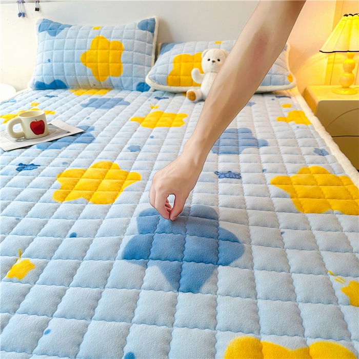 91家纺网 家纺一手货源 找家纺 喜居 2024新款印花牛奶绒床褥垫加厚宝宝绒床褥子床垫薄床垫 幸运星