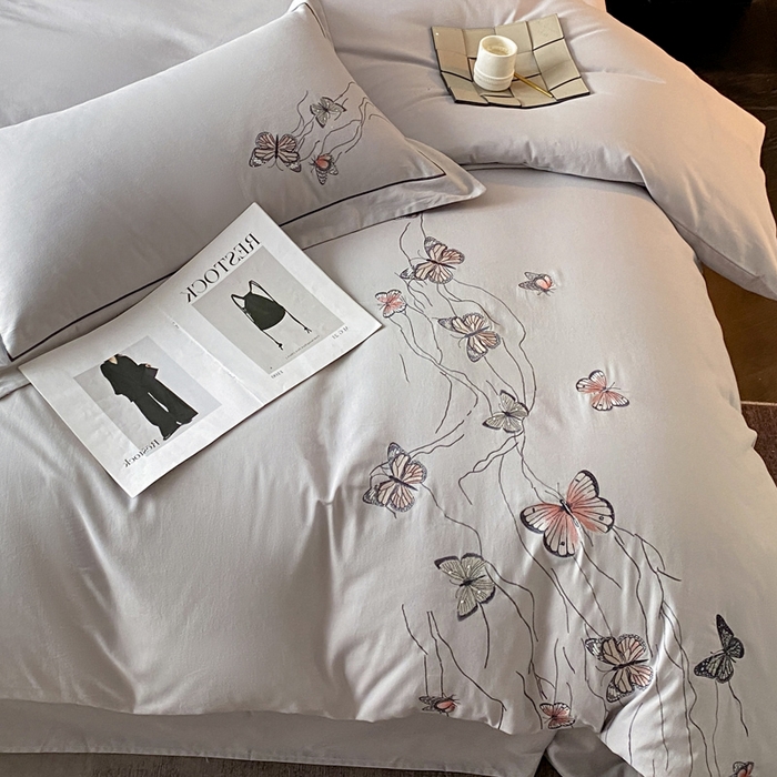 91家纺网 家纺一手货源 找家纺 涵宸家纺 2024新款全棉磨毛刺绣四件套--蝶影系列 蝶影-灰