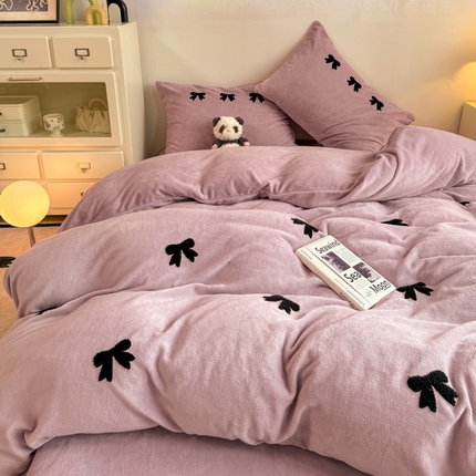 91家纺网 家纺一手货源 找家纺 （总）首尔家纺 2024新款牛奶绒毛巾绣四件套蝴蝶结卡通绣花系列