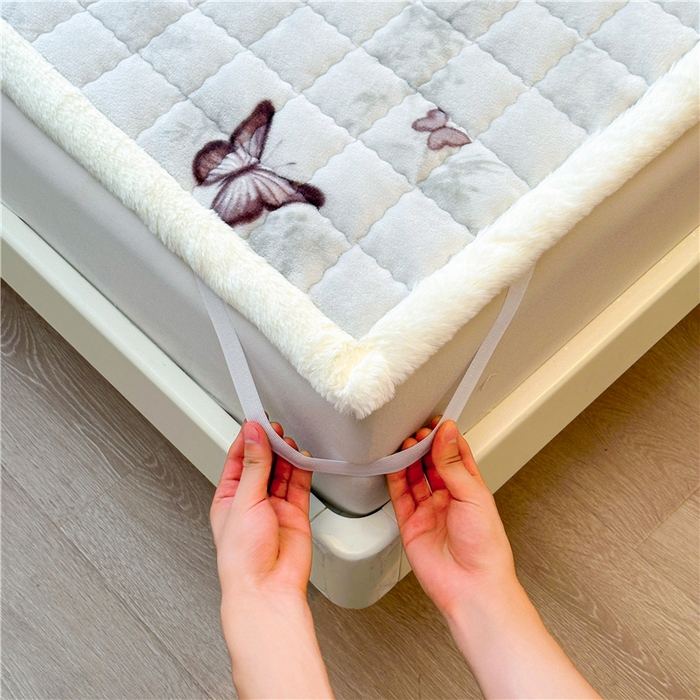 91家纺网 家纺一手货源 找家纺 喜居 2024新款印花牛奶绒床褥垫加厚宝宝绒床褥子床垫薄床垫 蝶恋