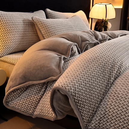 91家纺网 家纺一手货源 找家纺 好眠好梦家纺 2024新款色织提花牛奶绒床笠四件套 浅灰
