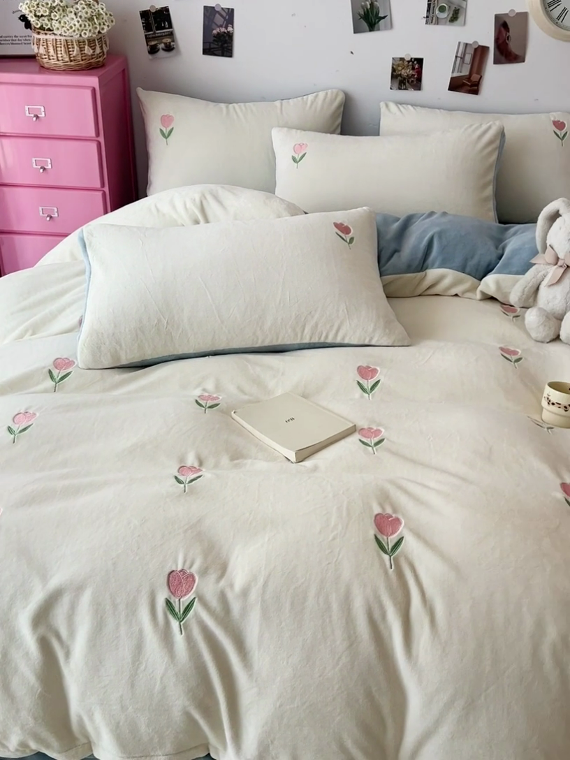 91家纺网 家纺一手货源 找家纺 海岛哥哥 2024新款小清新刺绣牛奶绒四件套 牛奶绒郁金香-天蓝