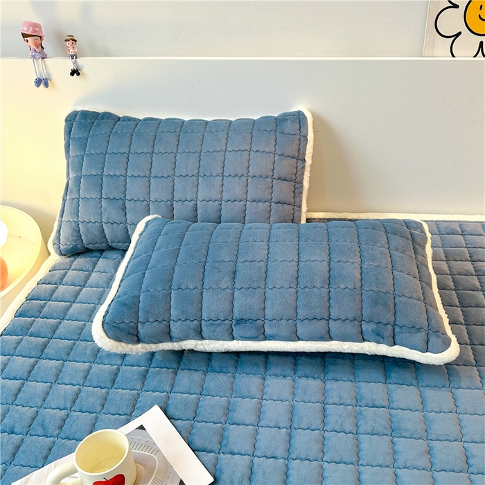 91家纺网 家纺一手货源 找家纺 喜居 2024新款印花牛奶绒床褥垫加厚宝宝绒床褥子床垫薄床垫 暖绒蓝