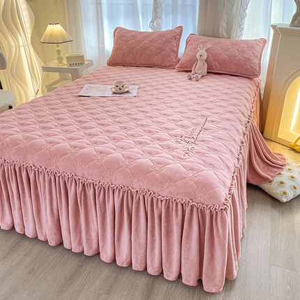 91家纺网 家纺一手货源 找家纺 （总）好眠好梦家纺 2024新款A类牛奶绒床裙-百合花开