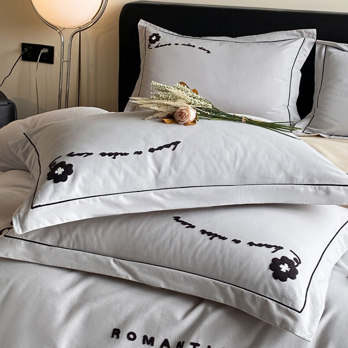 91家纺网 家纺一手货源 找家纺 涵宸家纺 2024新款全棉磨毛毛巾绣四件套--邦尼系列 邦尼-灰