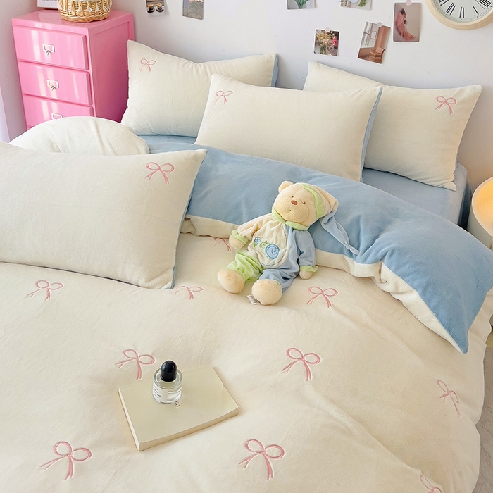 91家纺网 家纺一手货源 找家纺 海岛哥哥 2024新款小清新刺绣牛奶绒四件套 牛奶绒蝴蝶结-天蓝